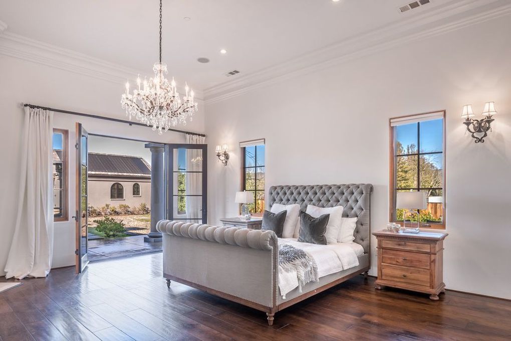 550 Zinfandel Lane in St. Helena